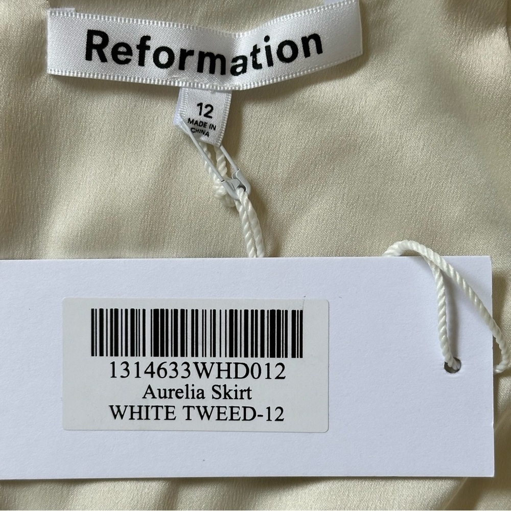 Reformation Aurelia Low Rise Mini Skirt in White Tweed, Gold Buttons, NWT, Sz 12 - Picture 4 of 8